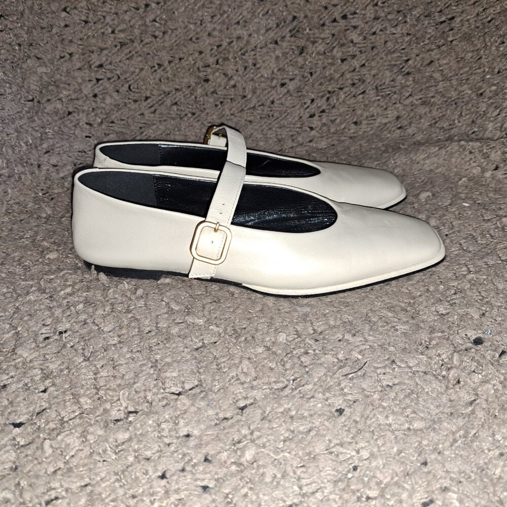 Massimo Dutti Cream Mary Jane Flats with Gold Buckle - Picture 5 of 8